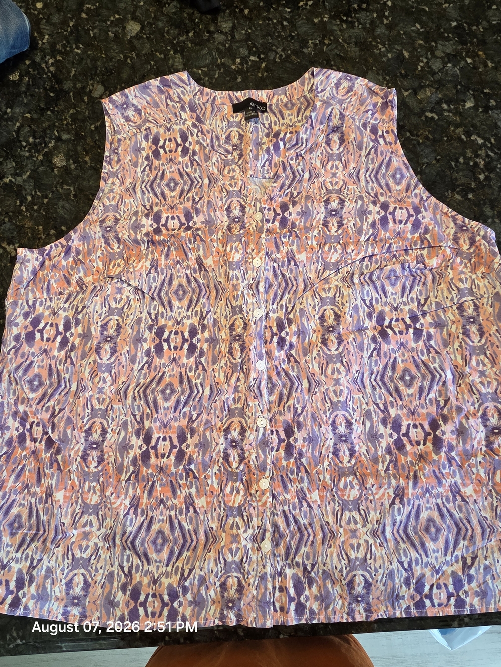 Erika Sleeveless Button-Front Tank in Purple & Peach